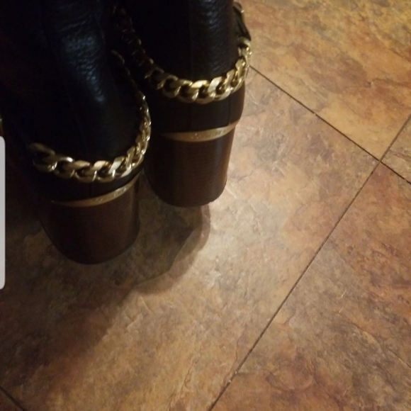 Calvin Klein 8.5 - Picture 10 of 11